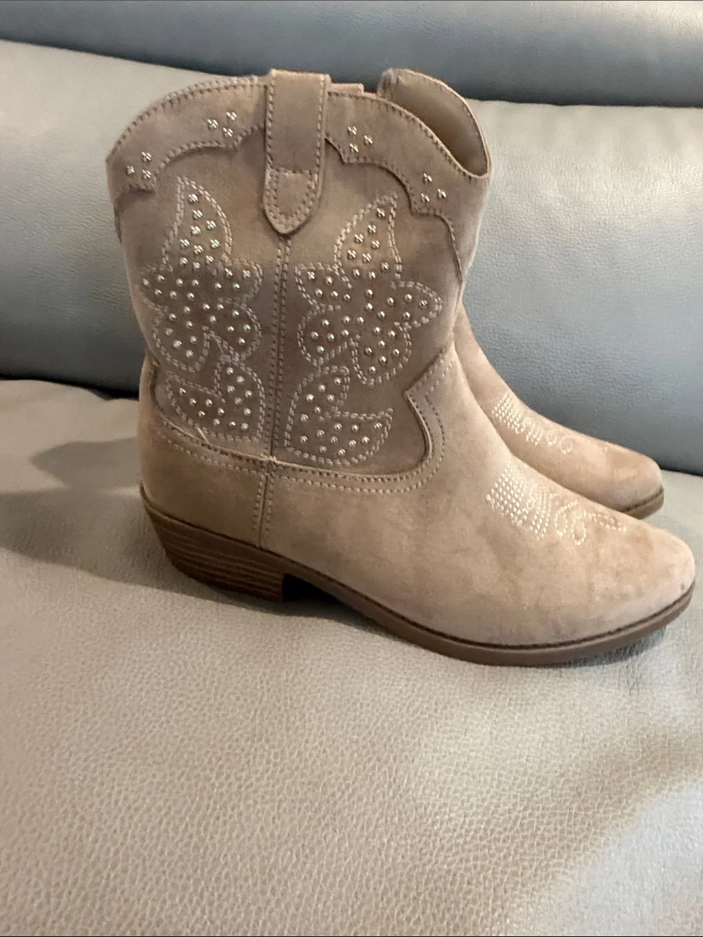 art class Taupe Suede Studded Western Ankle Boots for Kids